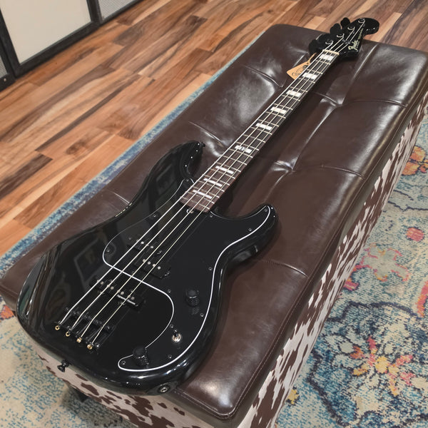 2023 Fender - Duff McKagen Signature - Deluxe Precision Bass - Black - w/Gig Bag