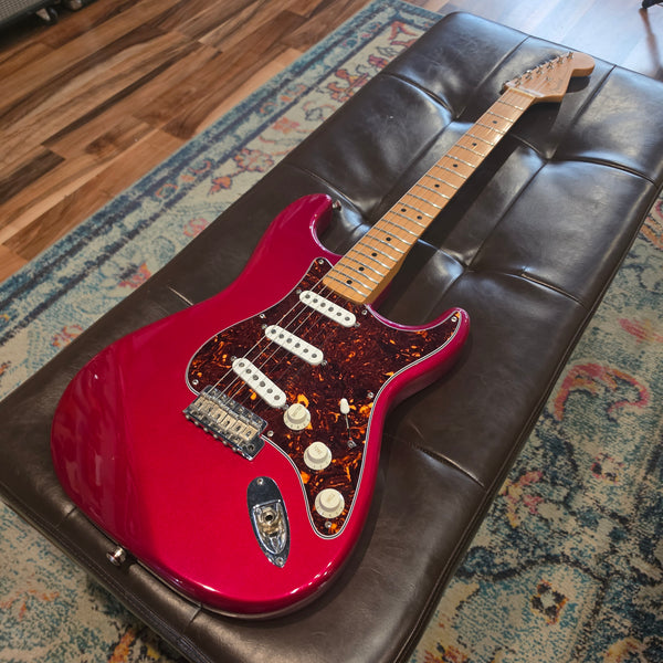 1996 Fender Jimmie Vaughn Tex Mex Stratocaster - MIM - Candy Apple Red - w/Hardshell Case