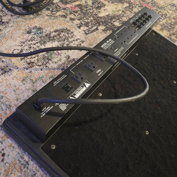 Used SKB PS-45 Powered Pedalboard - w/ Road Case